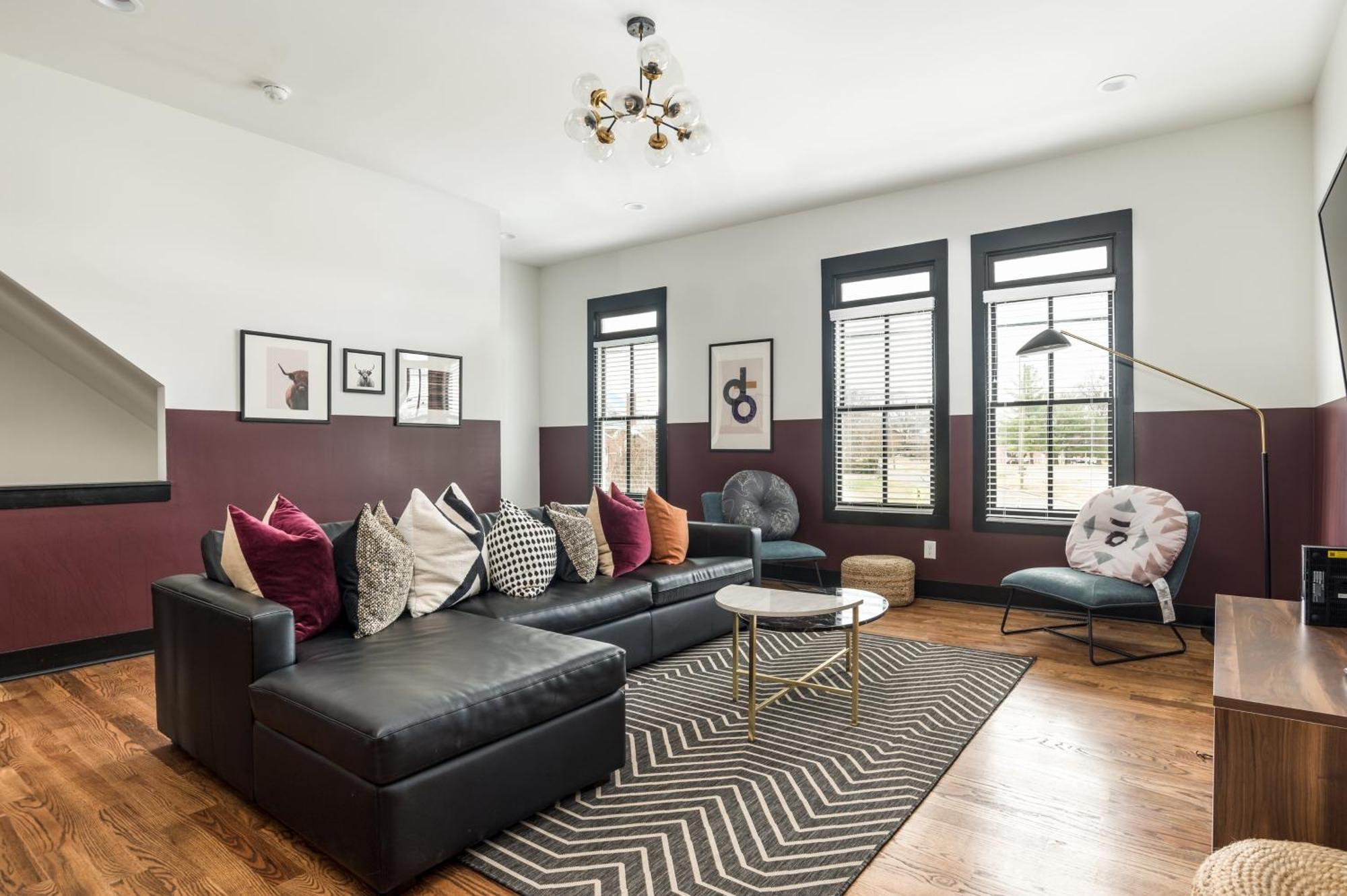 Kitty Faith Barbara By Avantstay 3 Unit Buyout W 12br In Heart Of Holiday home *